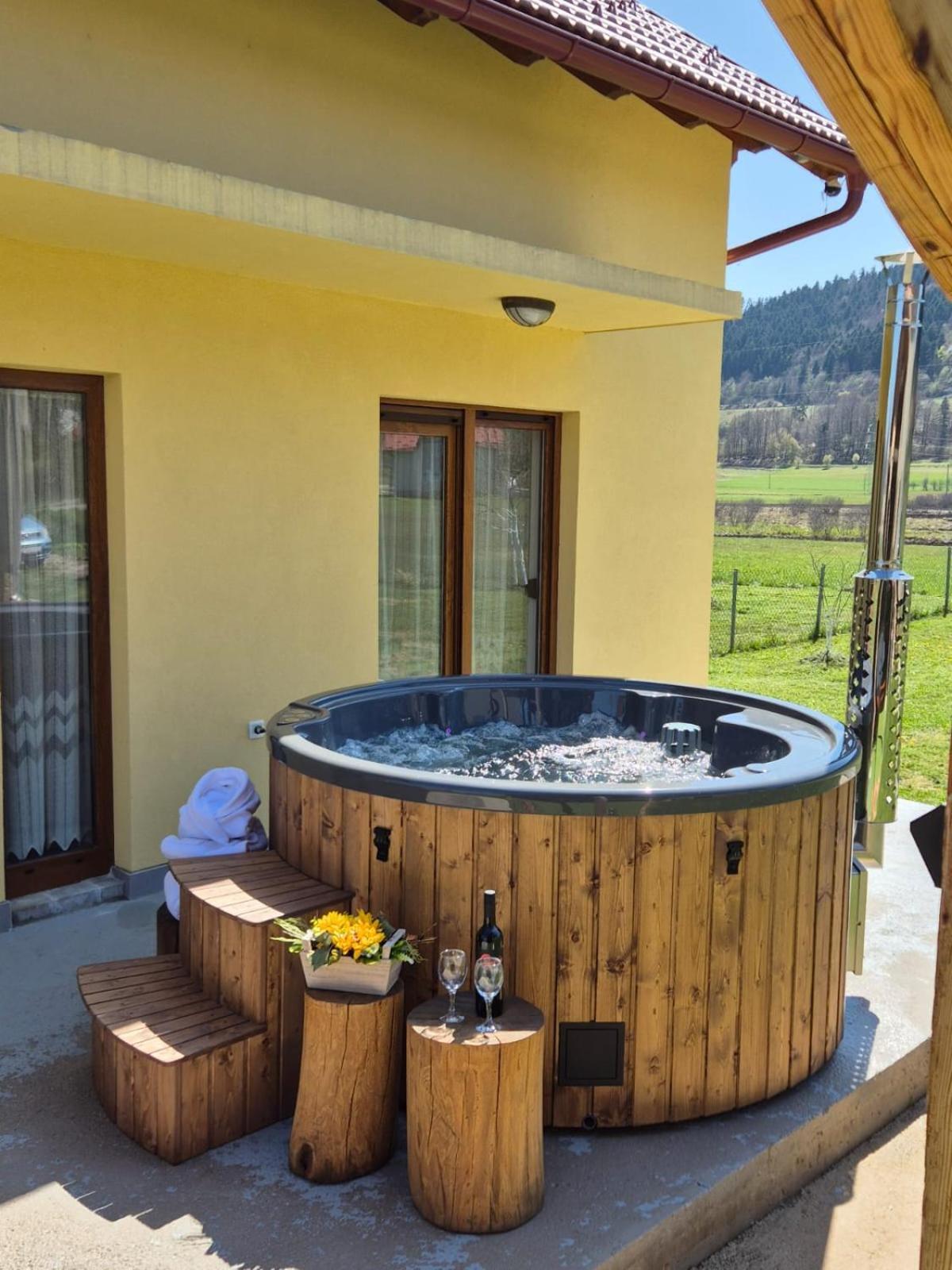 Kuca Trota - Sauna, Hot Tub Otocac Exterior photo